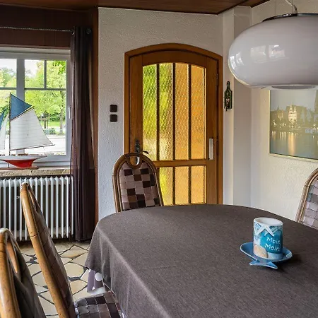 Dom wakacyjny Gemuetliches Mit Grossem Balkon Ahrensbok